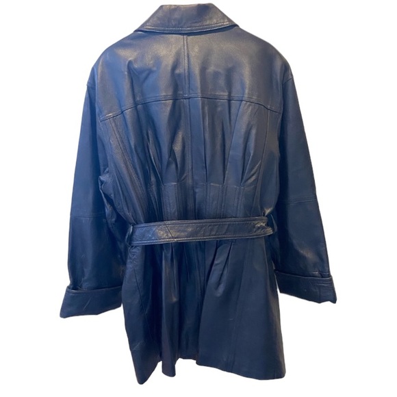 Beautiful button up/belted ladies leather jacket. Size 12 by Together. - Picture 2 of 6